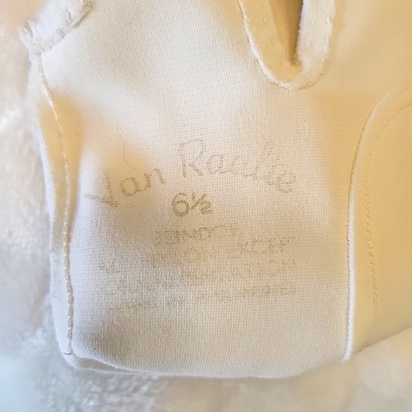 Vintage Van Raalte red polka dot dress gloves size 6 1/2 - Picture 6 of 7